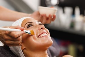 Read more about the article The Ultimate Guide To Anti-Aging Skincare Routines